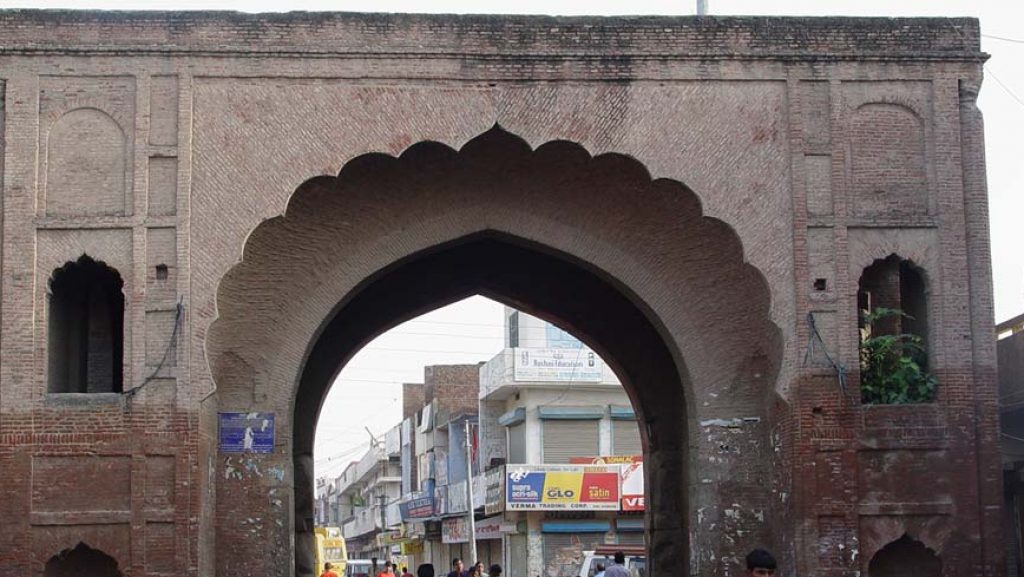 bab-i-faiz-gate-img